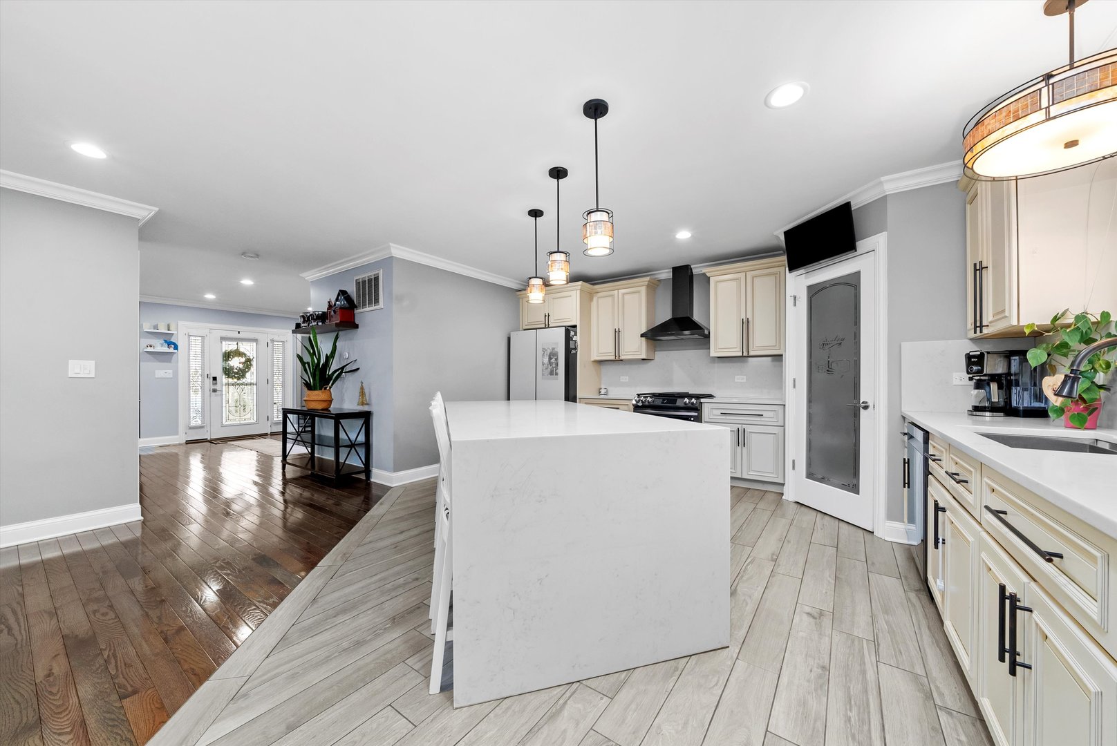 2637 Oak Street, River Grove, IL 60171