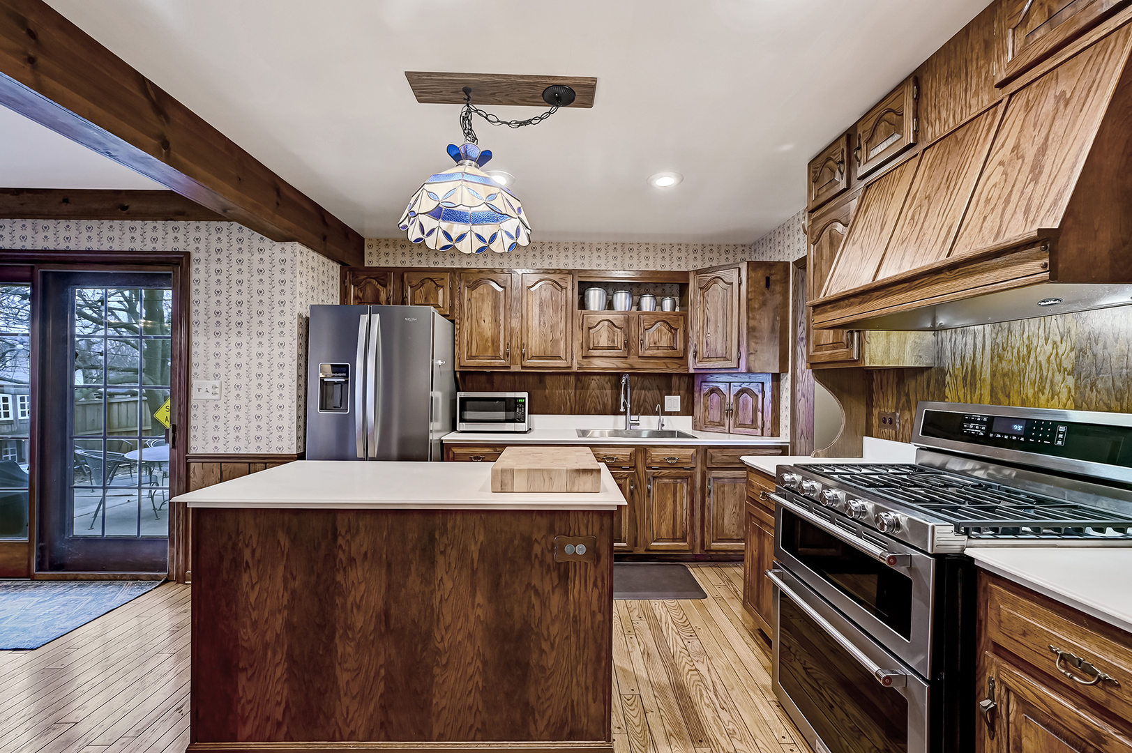 571 Dara James Road, Des Plaines, IL 60016