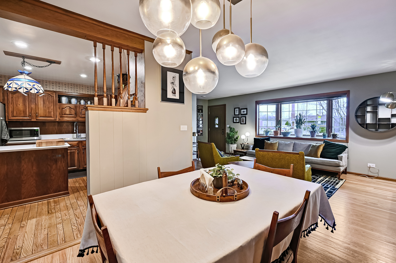 571 Dara James Road, Des Plaines, IL 60016