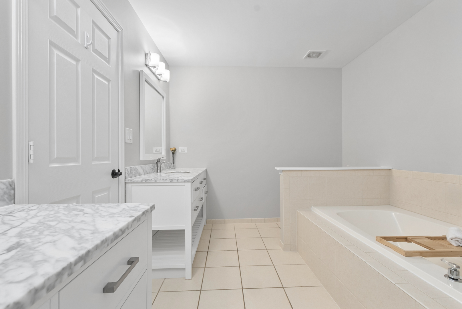 9018 Glenshire Street, Tinley Park, IL 60487