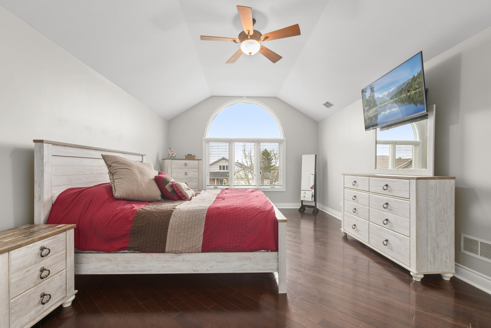 9018 Glenshire Street, Tinley Park, IL 60487