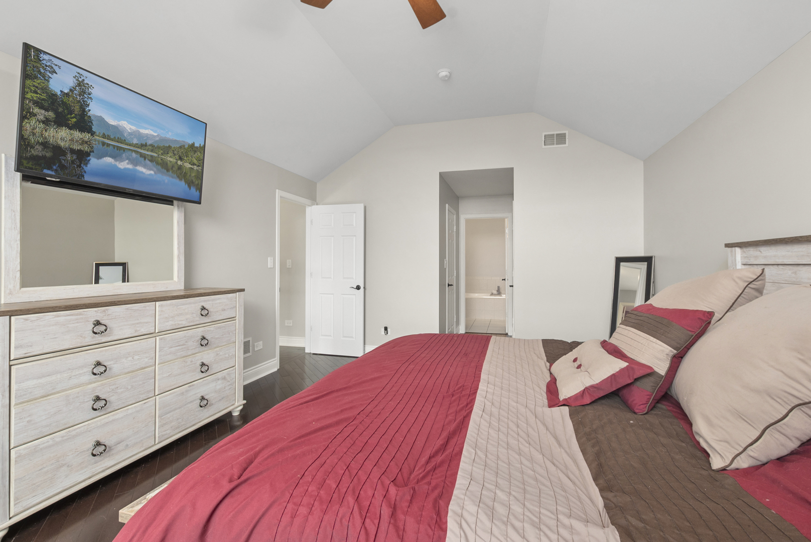 9018 Glenshire Street, Tinley Park, IL 60487