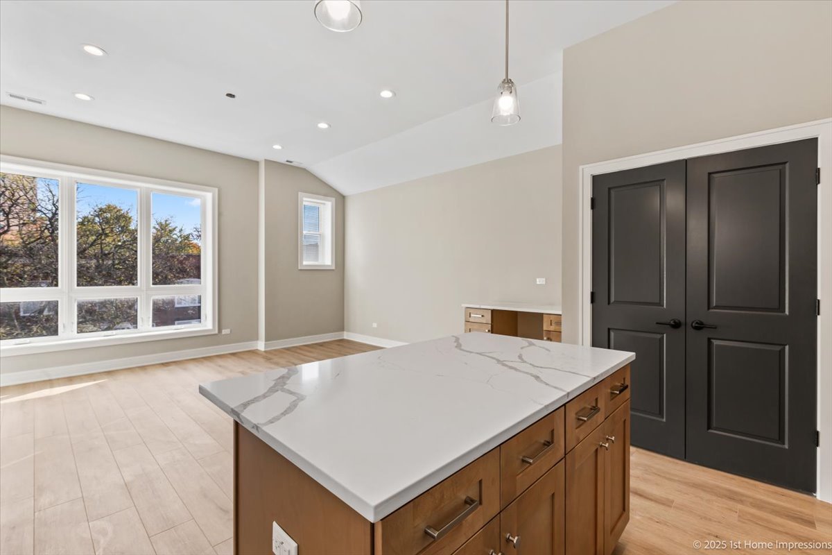 4932 S Champlain Avenue, Chicago, IL 60615