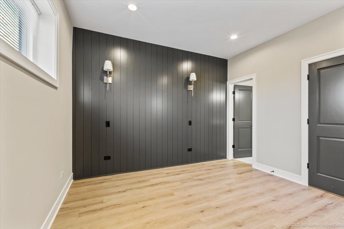 4932 S Champlain Avenue, Chicago, IL 60615