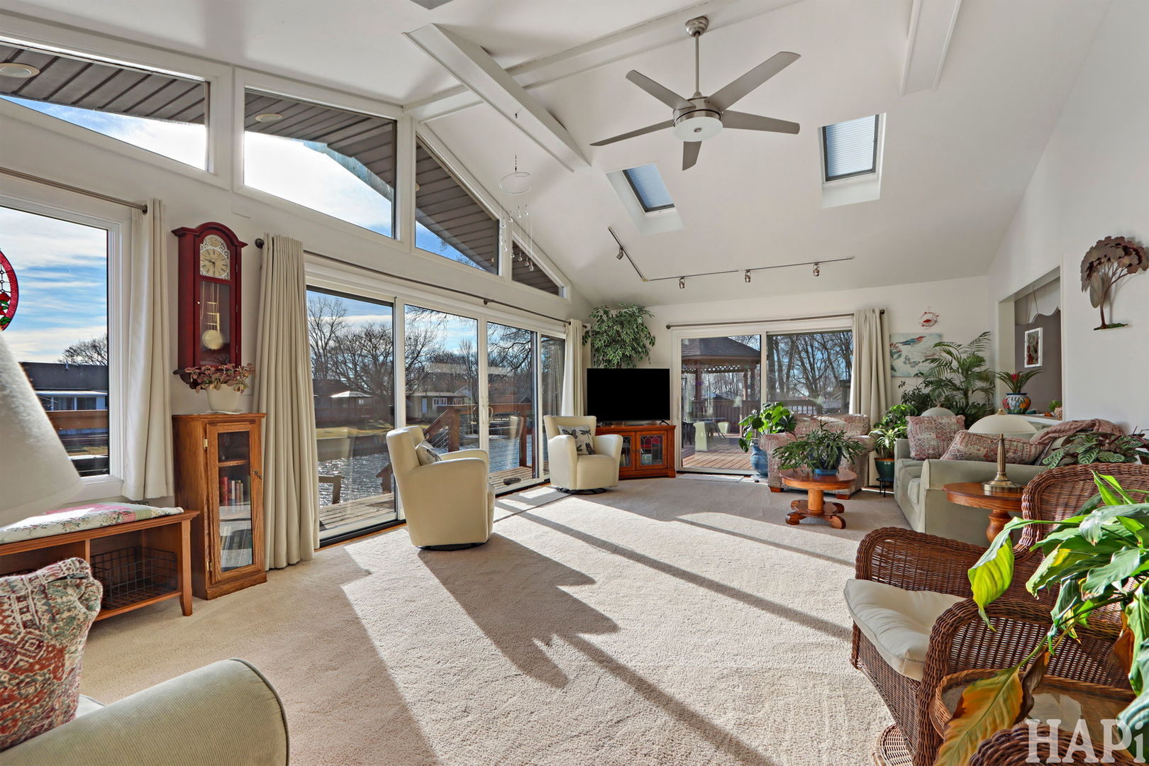 625 Monterrey Terrace, McHenry, IL 60050