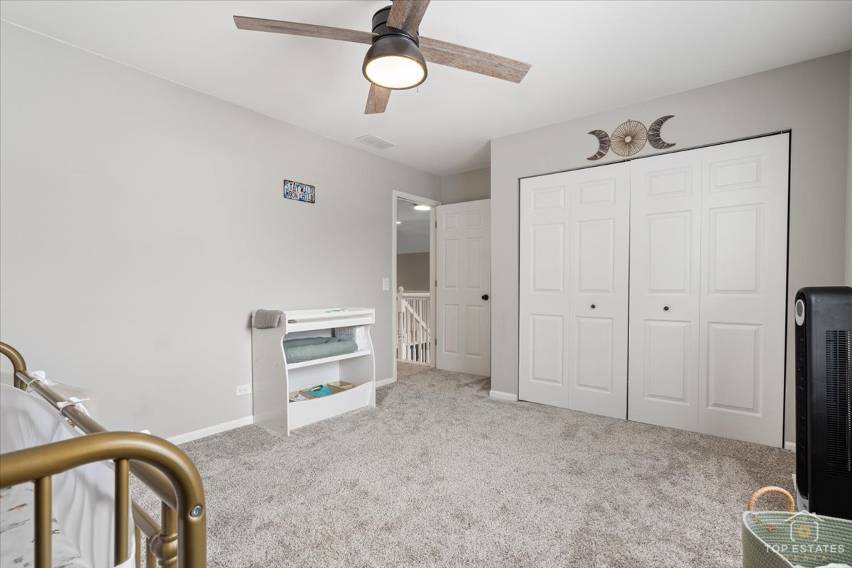 157 N Crooked Lake Lane, Lindenhurst, IL 60046