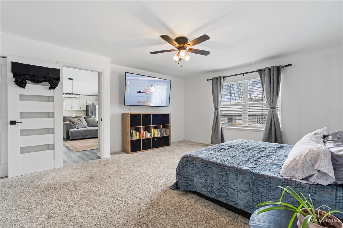 157 N Crooked Lake Lane, Lindenhurst, IL 60046