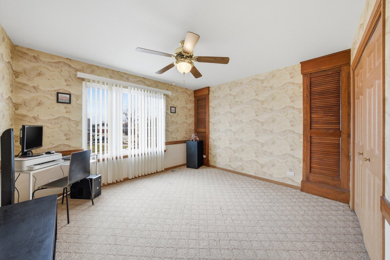 15223 Naughton Drive, South Holland, IL 60473