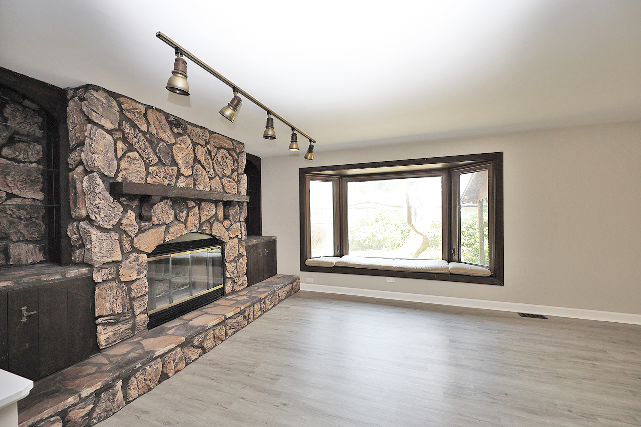 Elk Grove Village, IL 60007