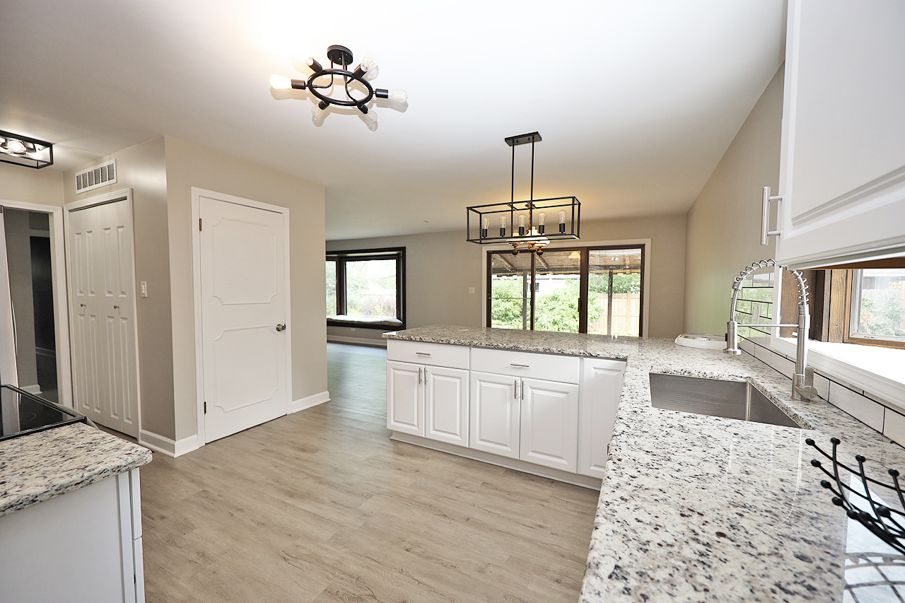 Elk Grove Village, IL 60007