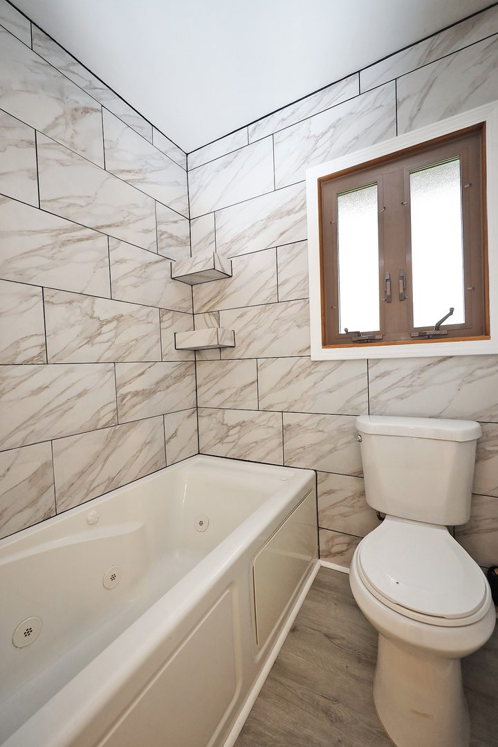 Elk Grove Village, IL 60007