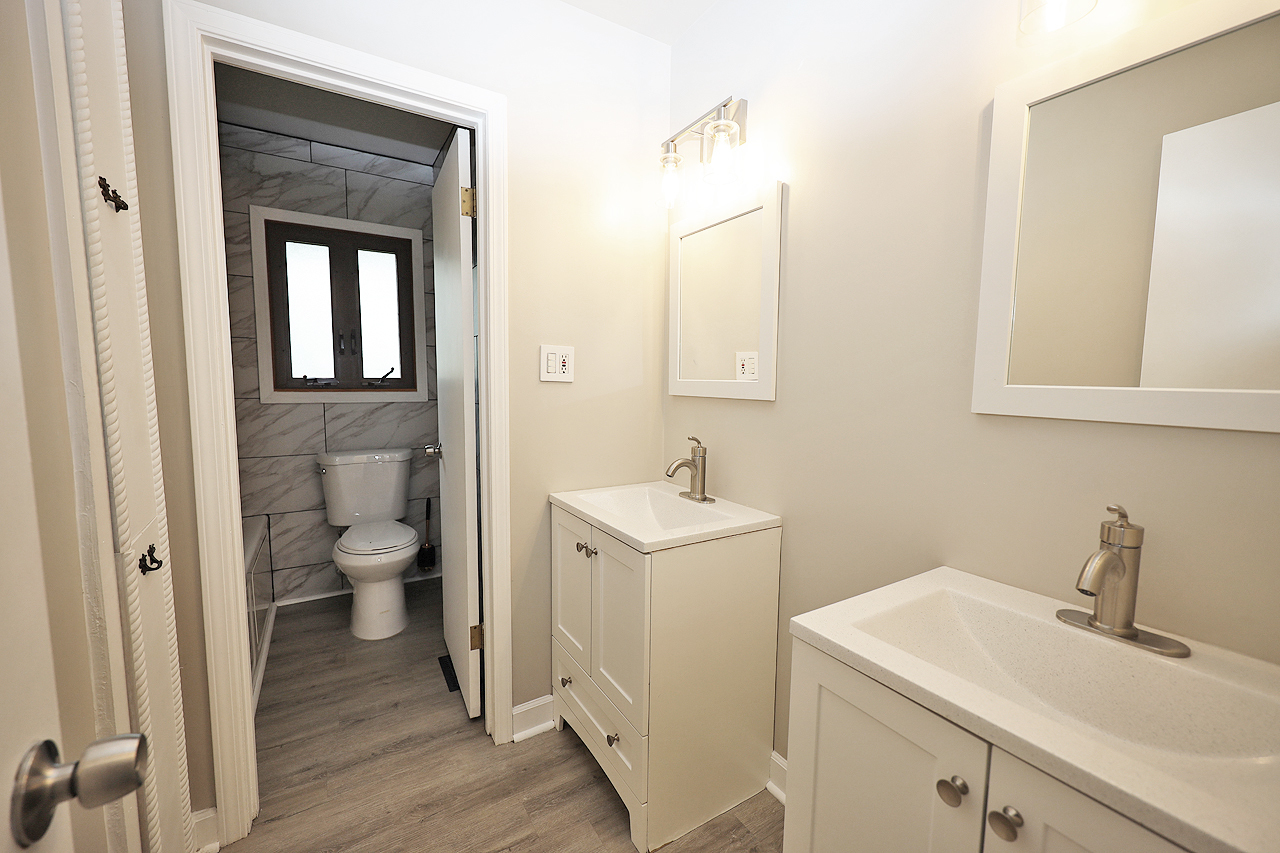 Elk Grove Village, IL 60007