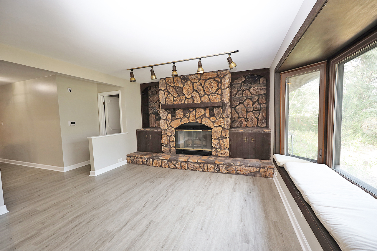 Elk Grove Village, IL 60007