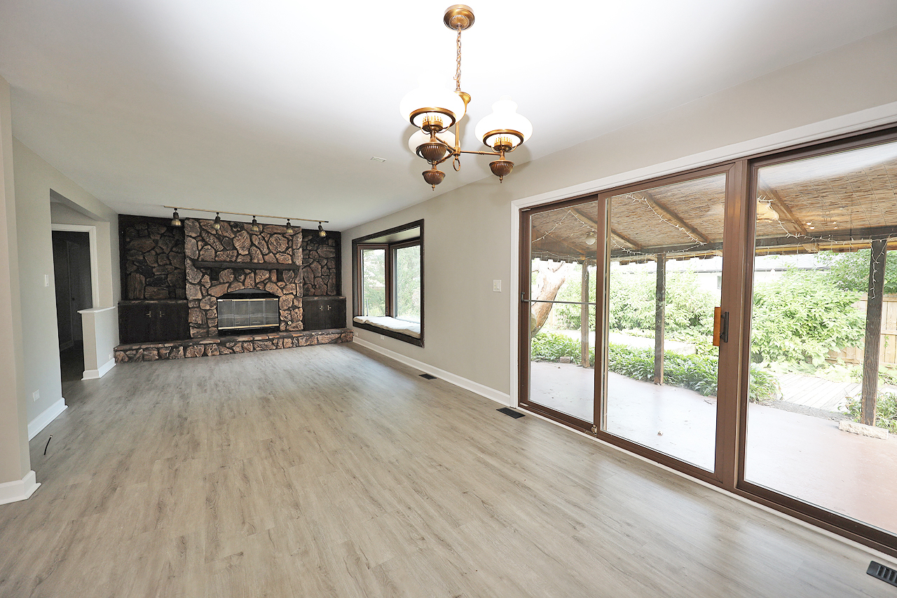 Elk Grove Village, IL 60007