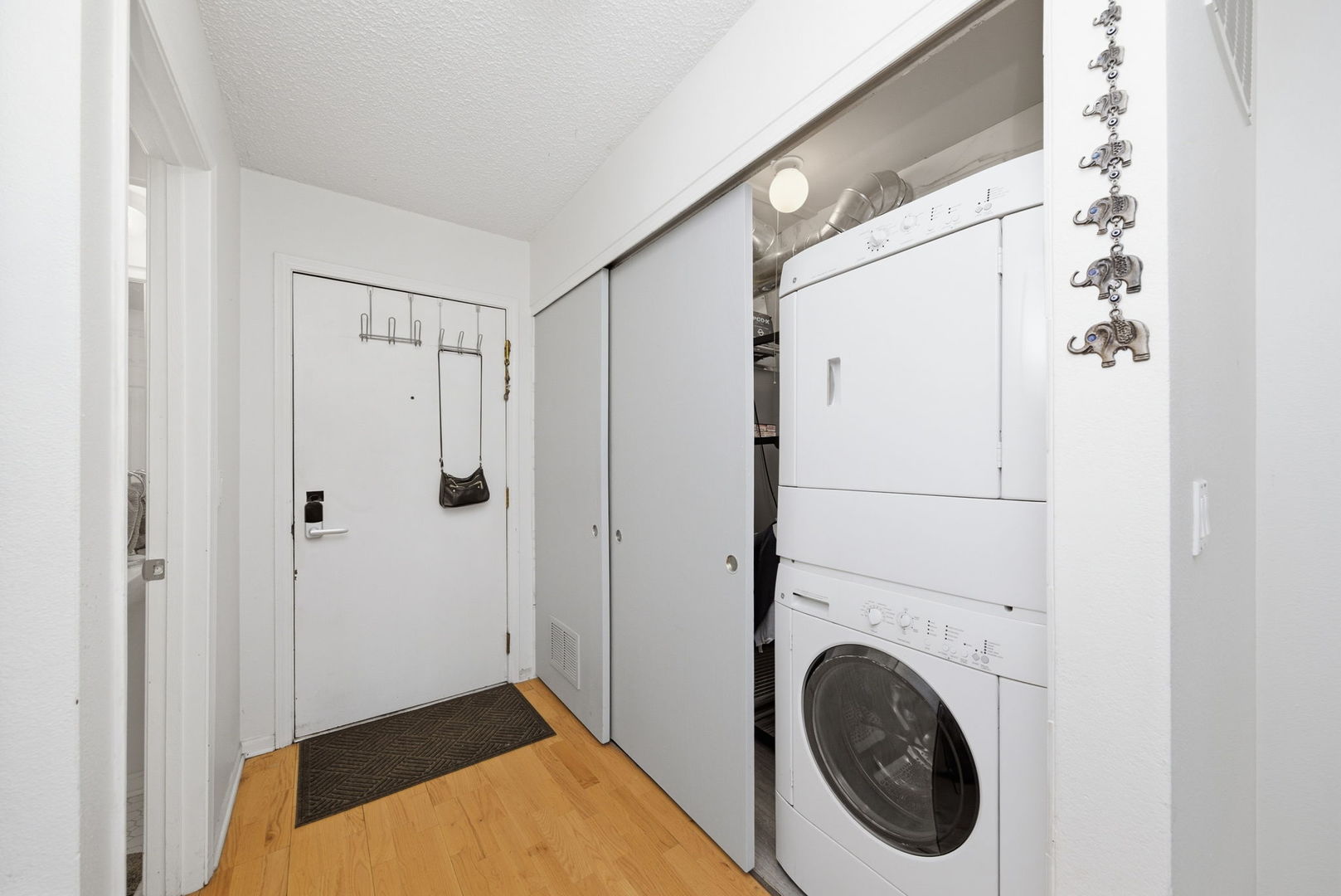 520 Biesterfield Road #122b, Elk Grove Village, IL 60007