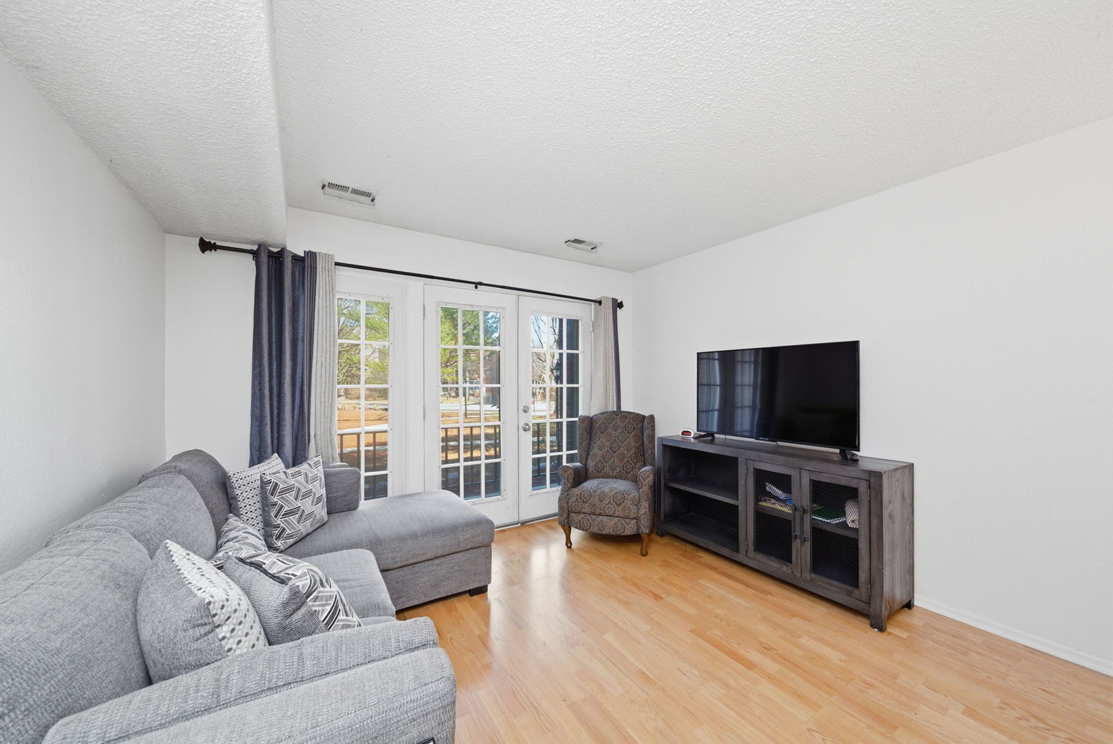 520 Biesterfield Road #122b, Elk Grove Village, IL 60007