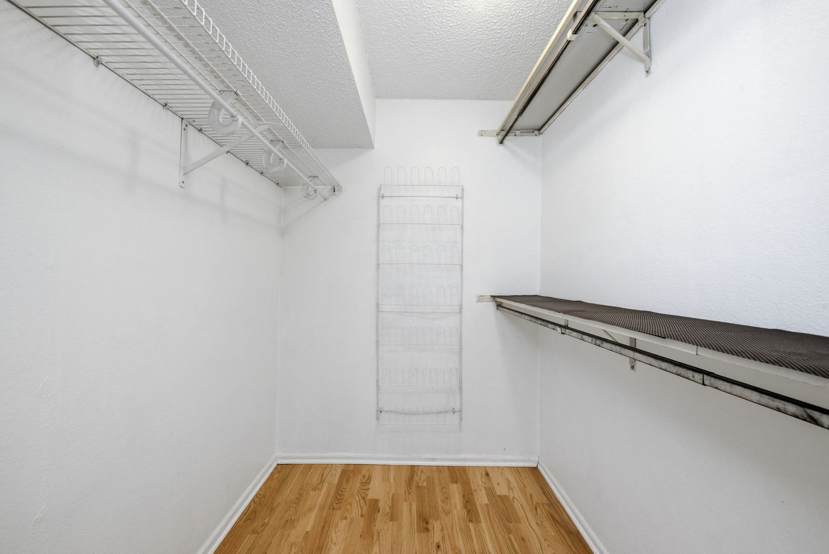 520 Biesterfield Road #122b, Elk Grove Village, IL 60007