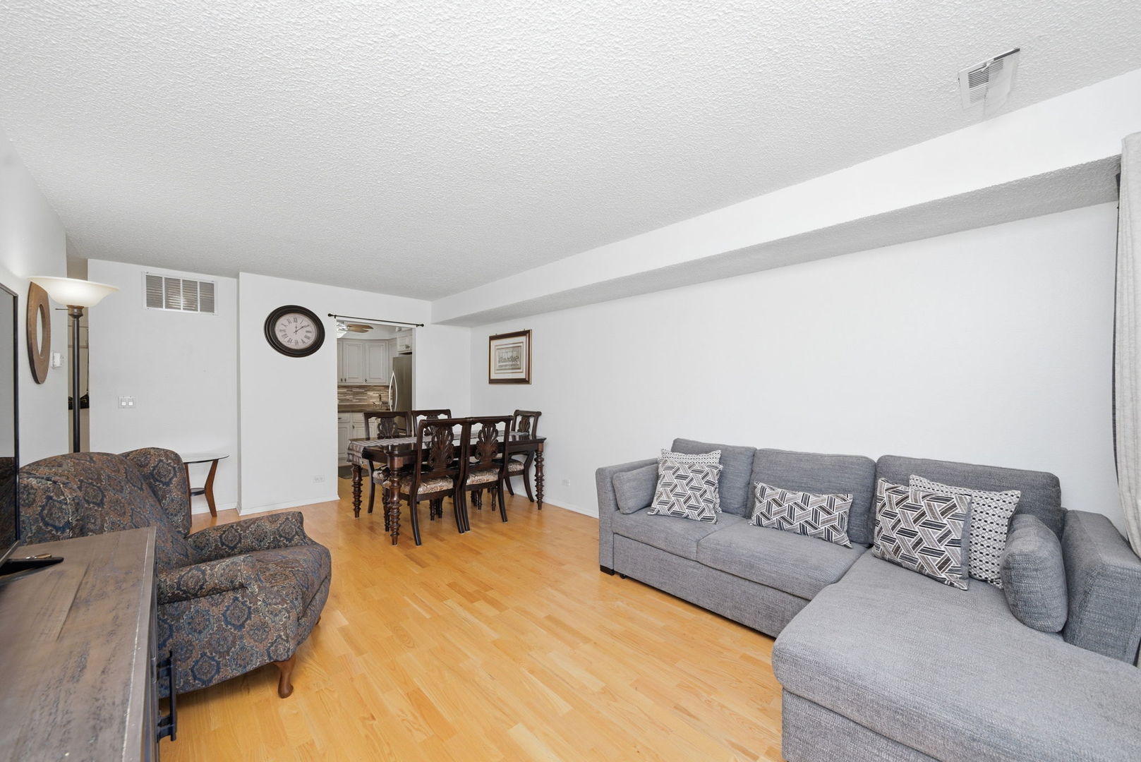 520 Biesterfield Road #122b, Elk Grove Village, IL 60007