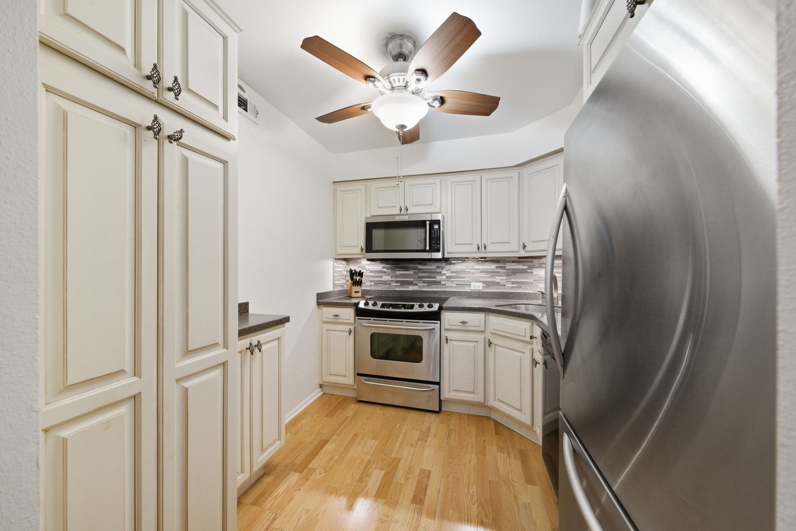 520 Biesterfield Road #122b, Elk Grove Village, IL 60007