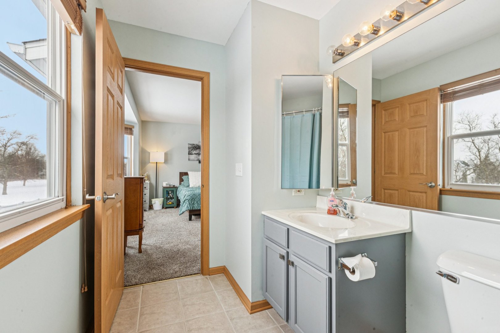 18224 W Old Pine Court, Gurnee, IL 60031