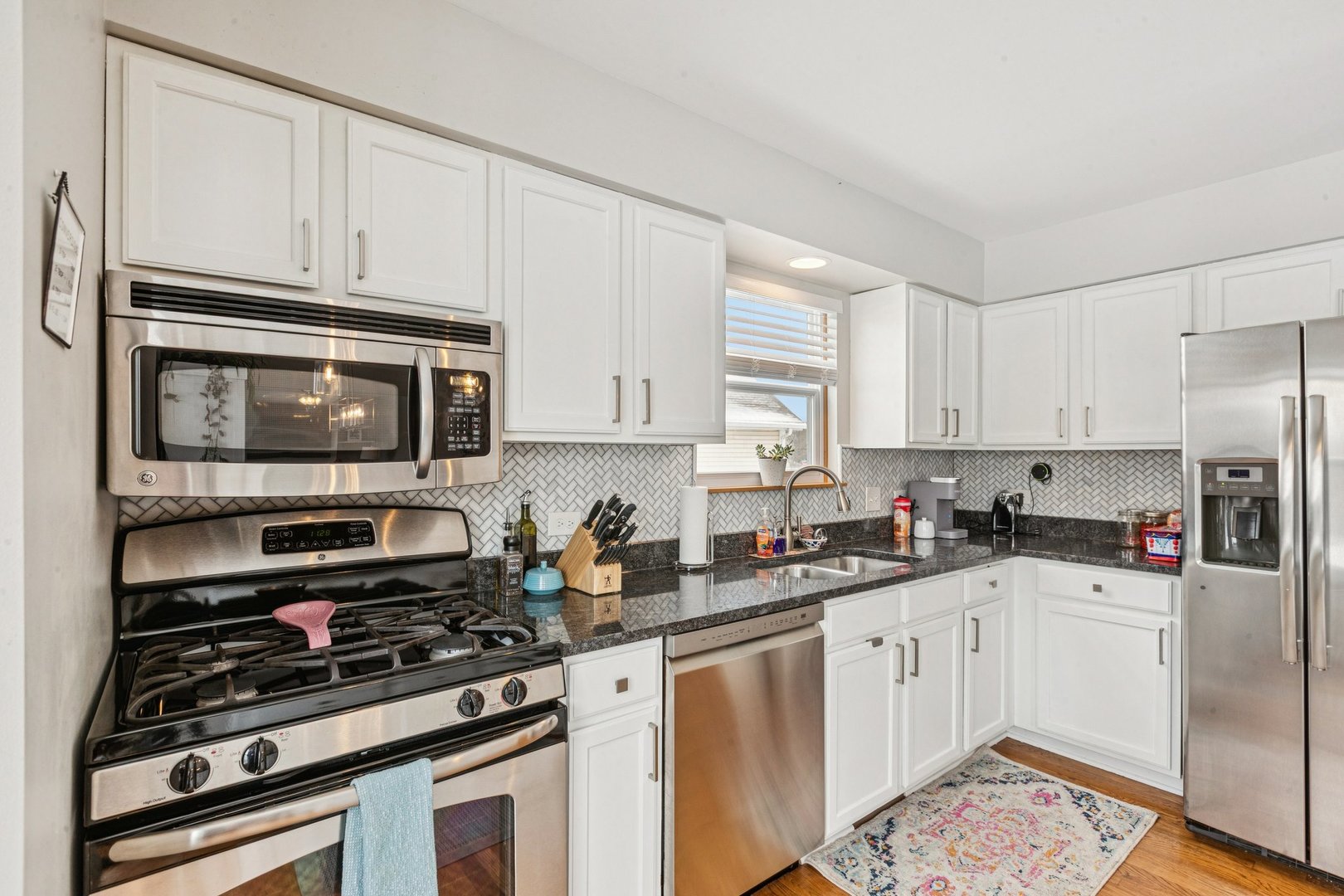 18224 W Old Pine Court, Gurnee, IL 60031