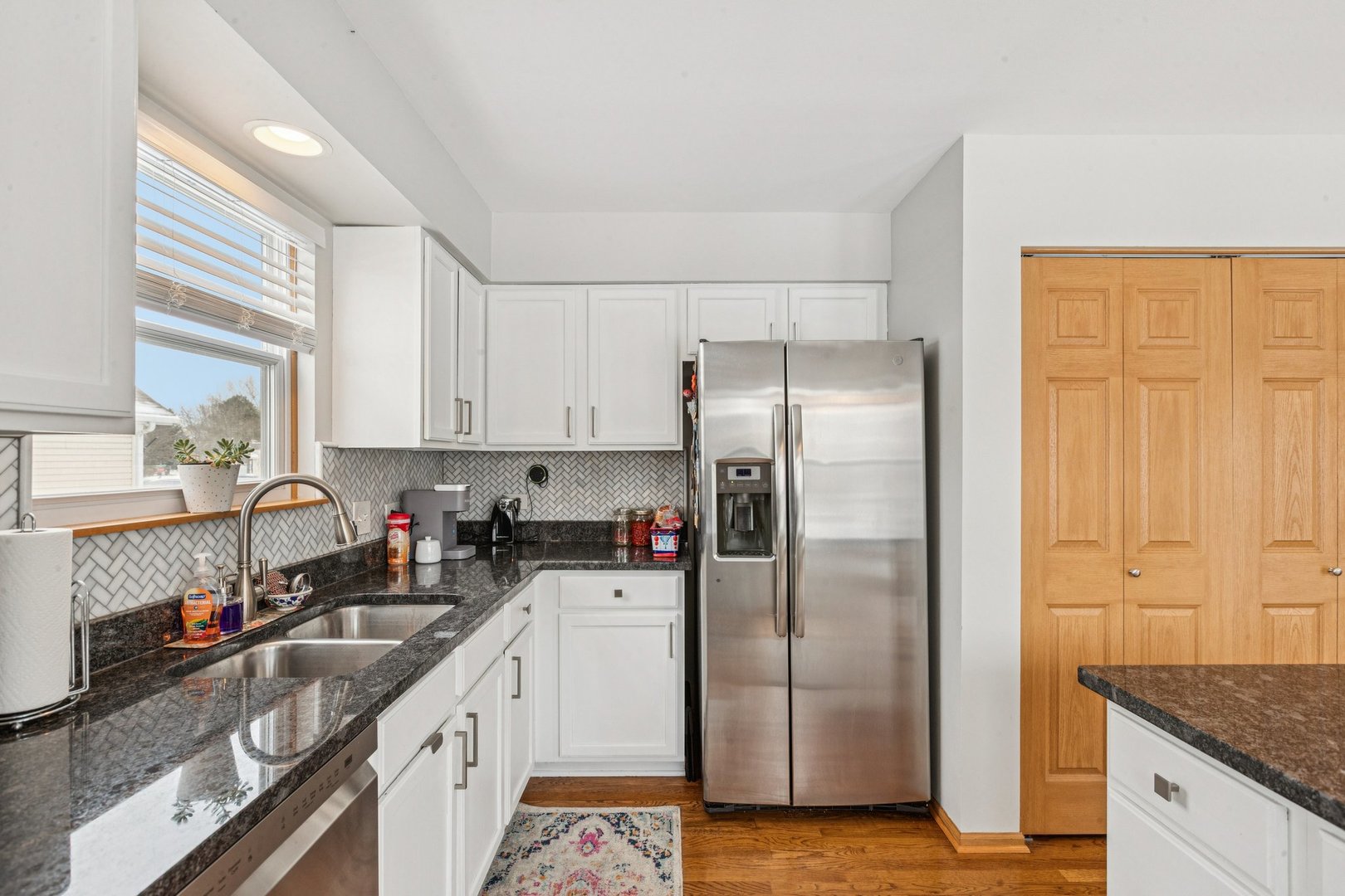 18224 W Old Pine Court, Gurnee, IL 60031