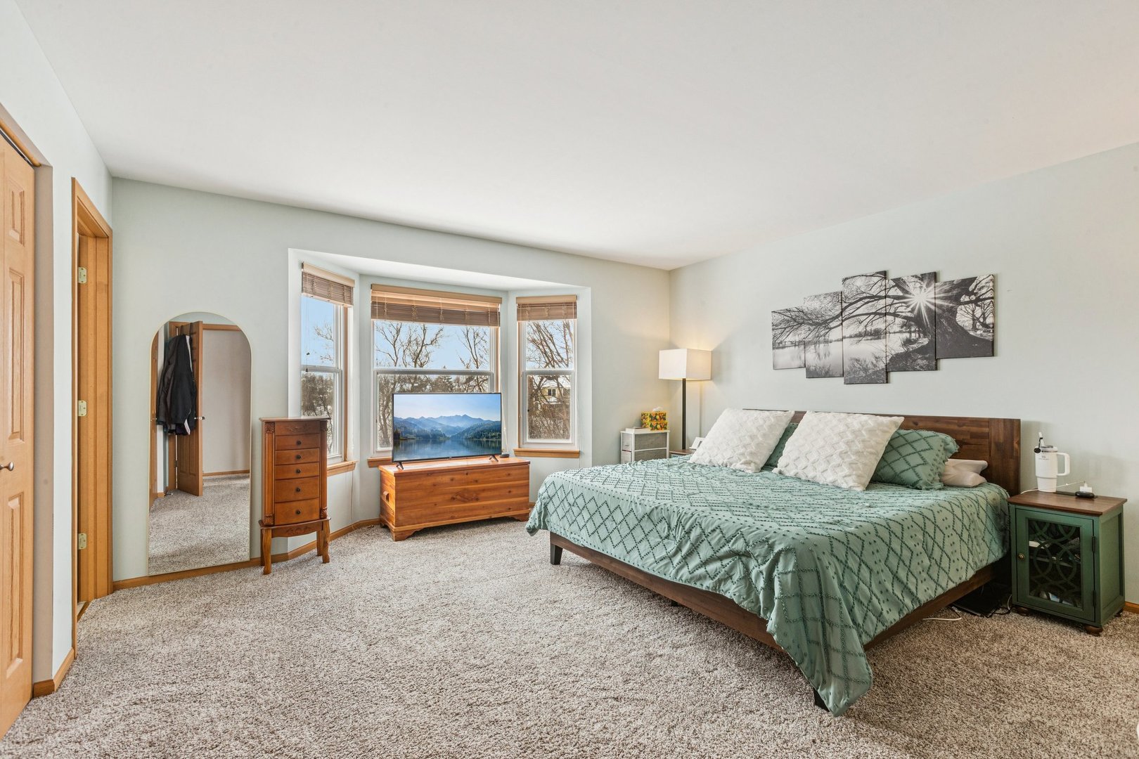 18224 W Old Pine Court, Gurnee, IL 60031