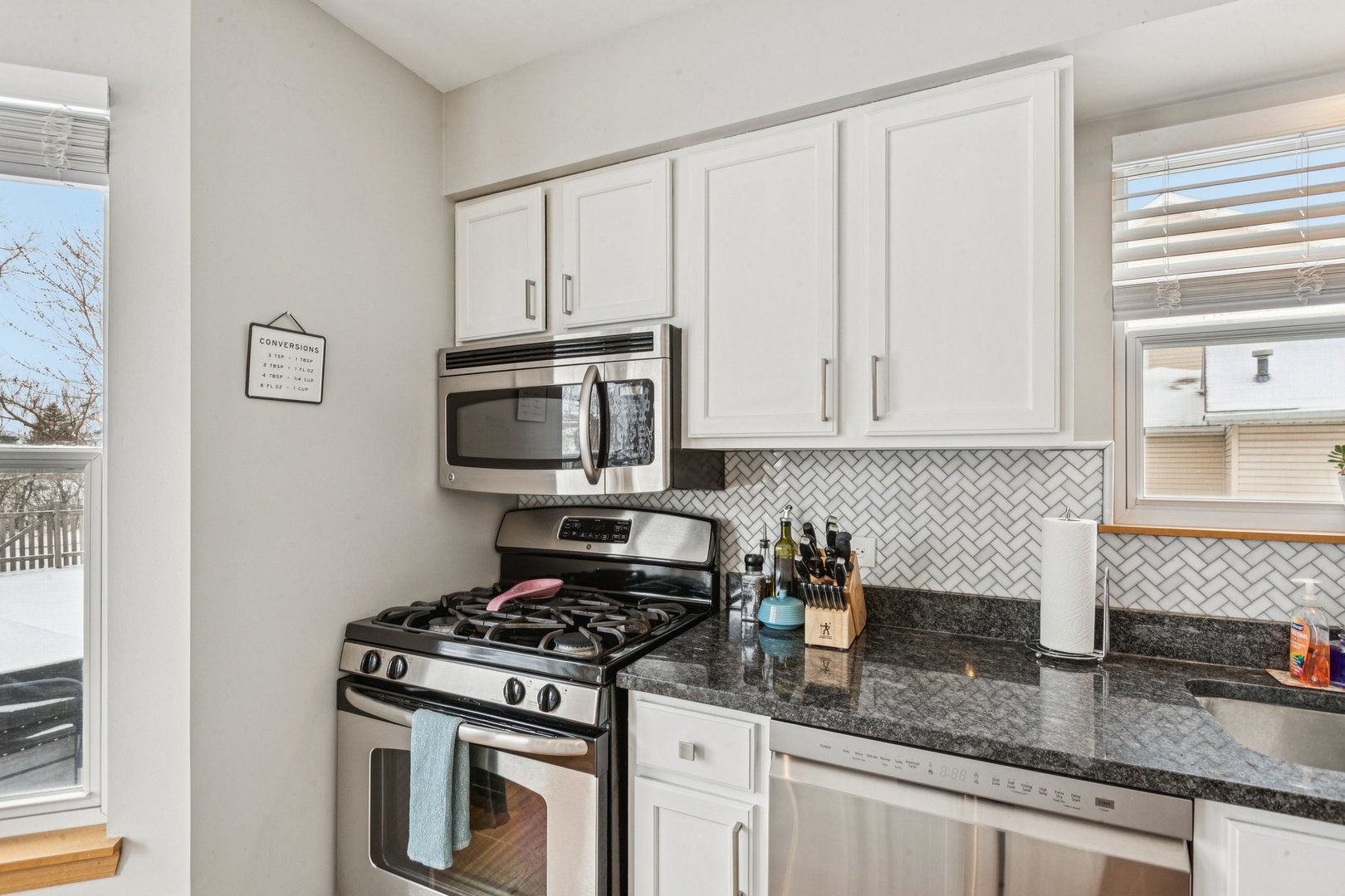 18224 W Old Pine Court, Gurnee, IL 60031