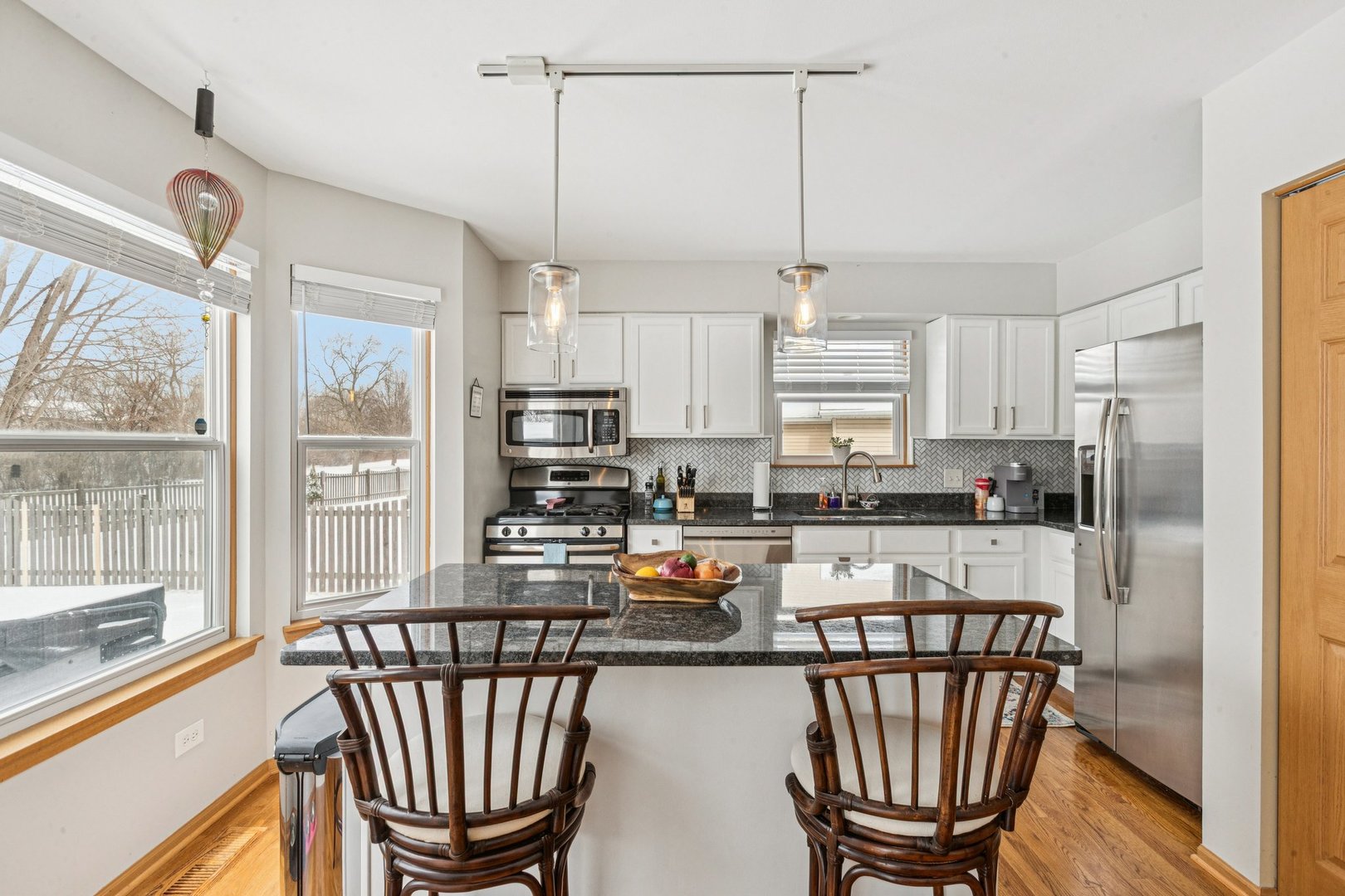 18224 W Old Pine Court, Gurnee, IL 60031