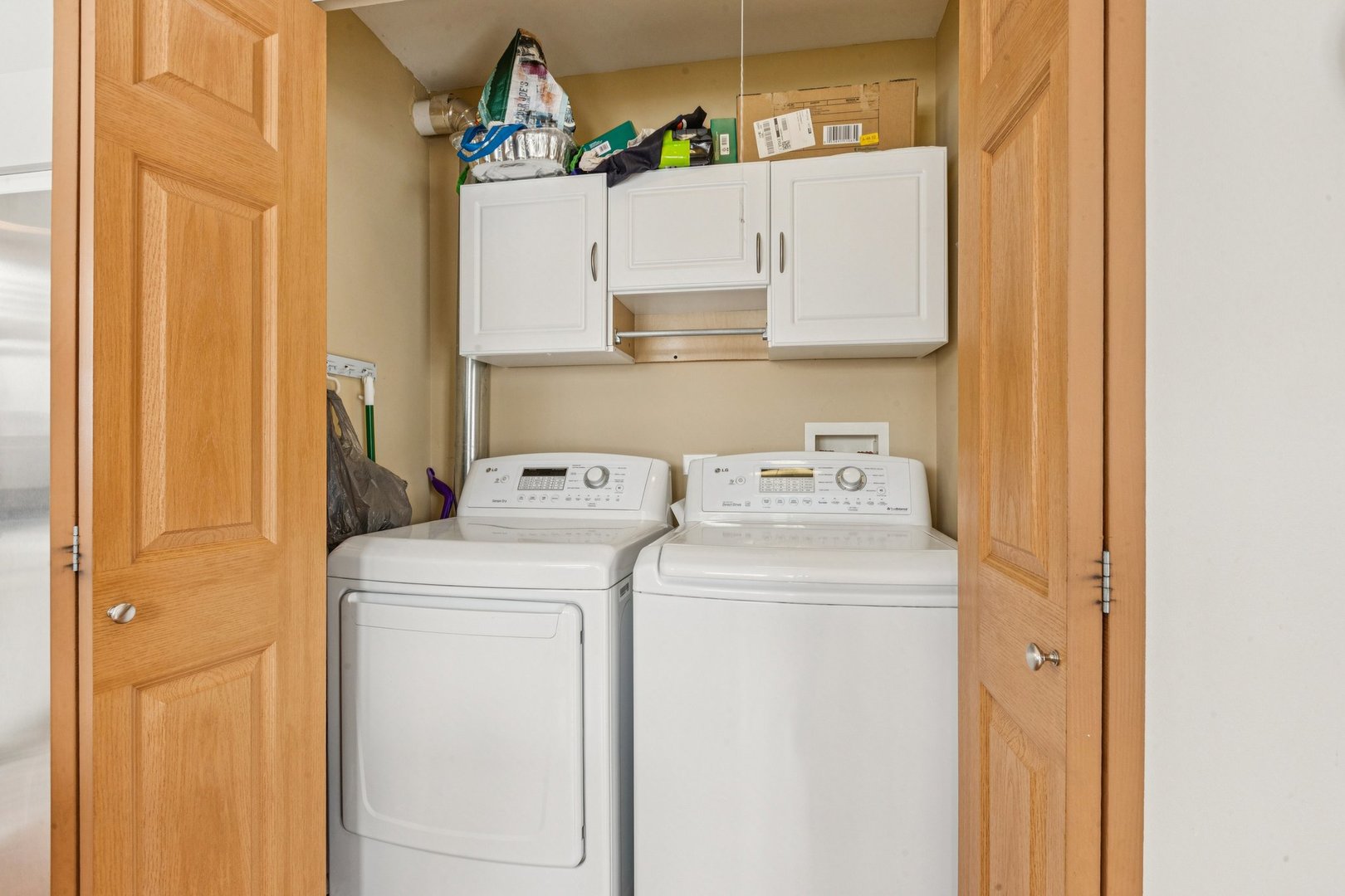 18224 W Old Pine Court, Gurnee, IL 60031