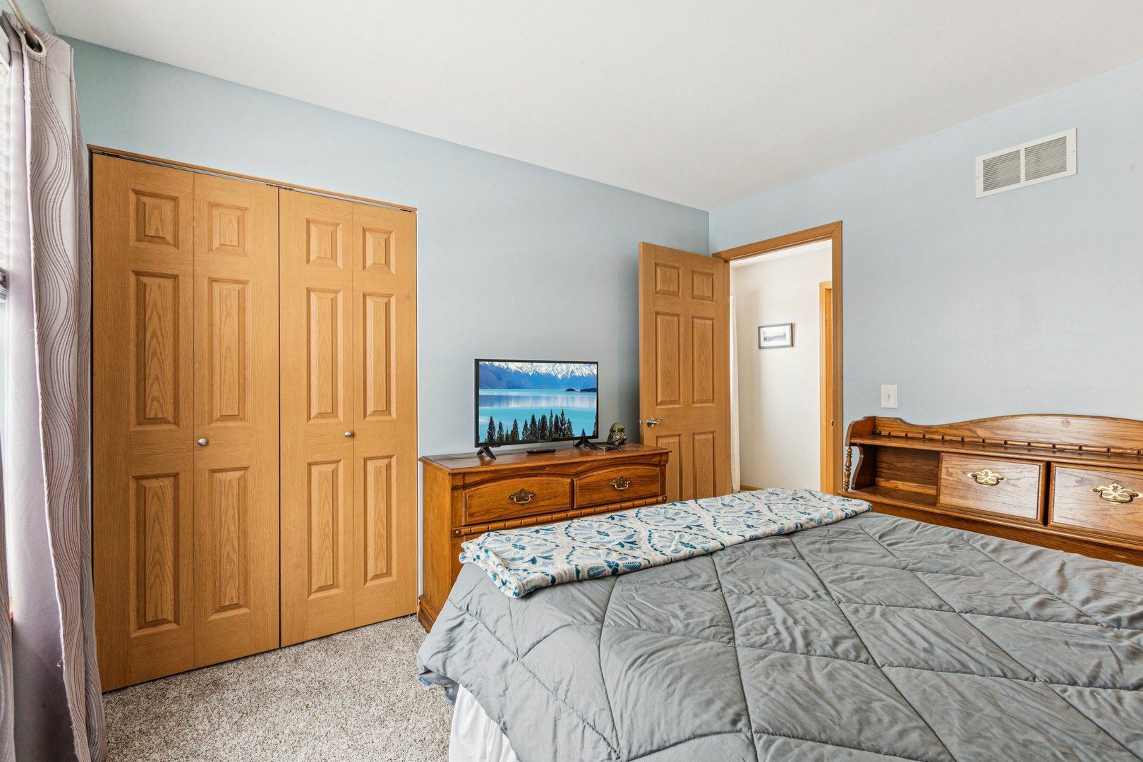 18224 W Old Pine Court, Gurnee, IL 60031