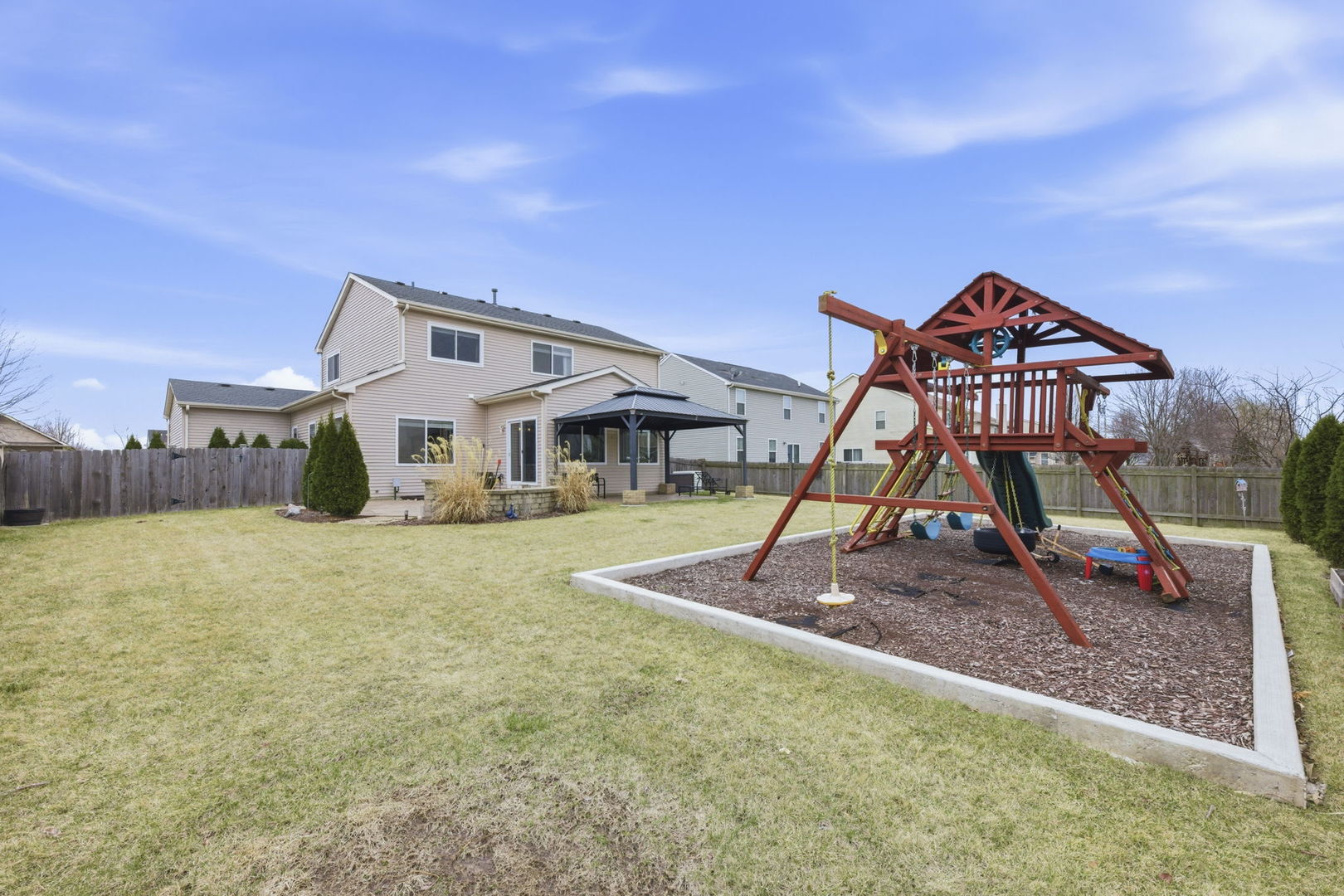 3243 Pinewood Drive, Yorkville, IL 60560