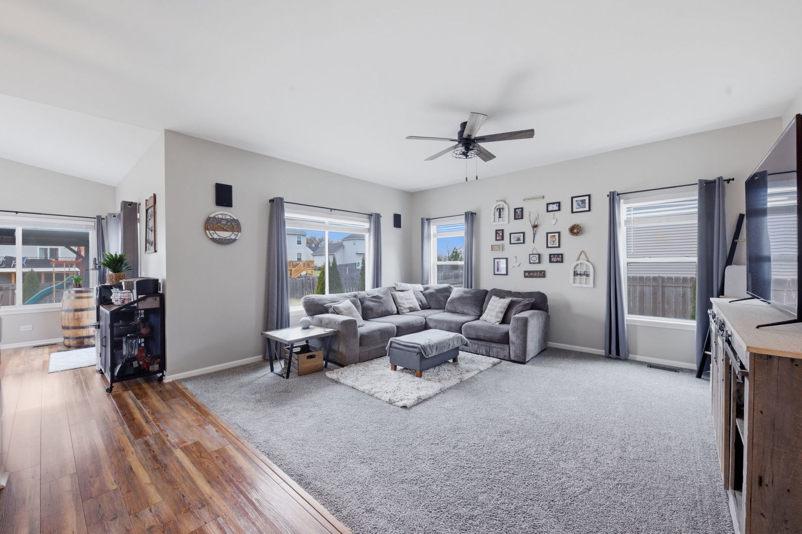 3243 Pinewood Drive, Yorkville, IL 60560