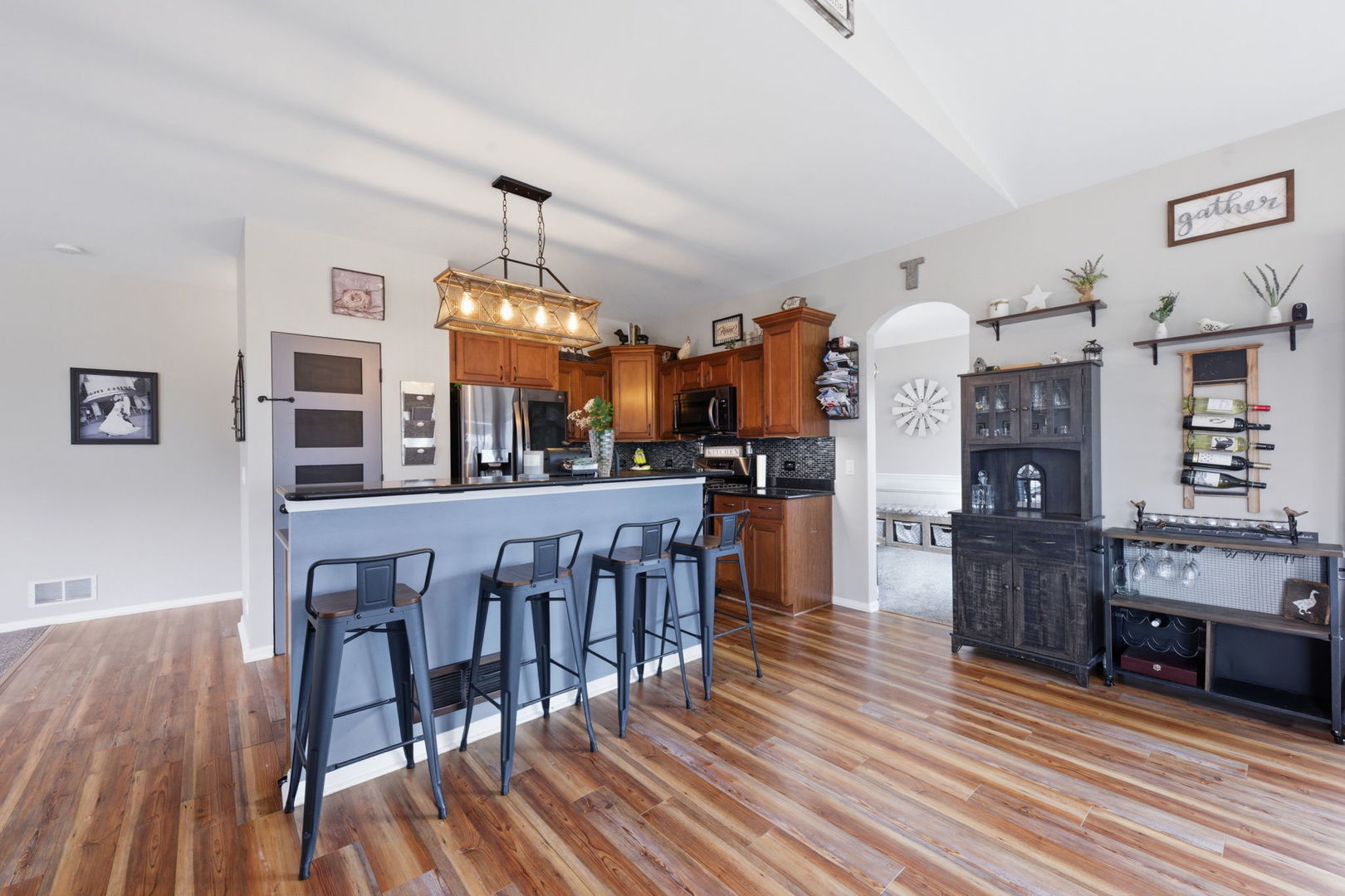 3243 Pinewood Drive, Yorkville, IL 60560