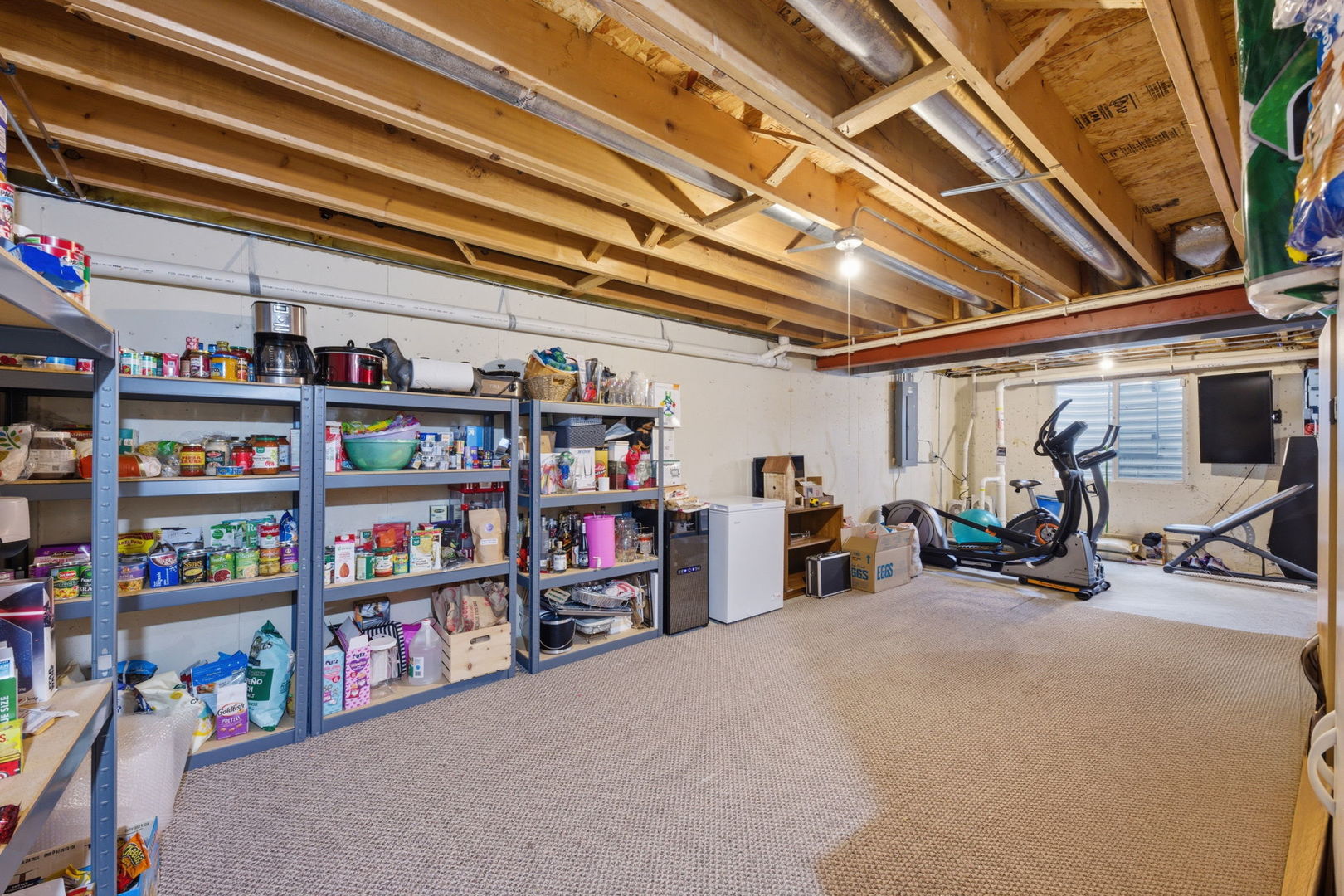 3243 Pinewood Drive, Yorkville, IL 60560