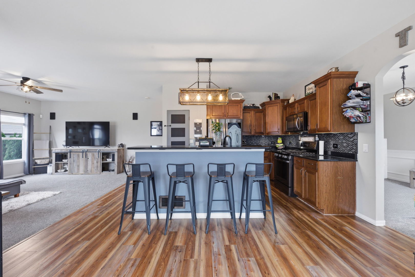 3243 Pinewood Drive, Yorkville, IL 60560