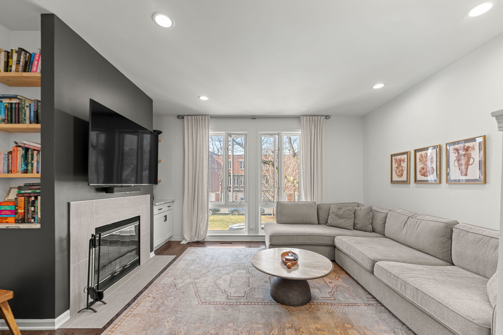 1422 S State Street, Chicago, IL 60605