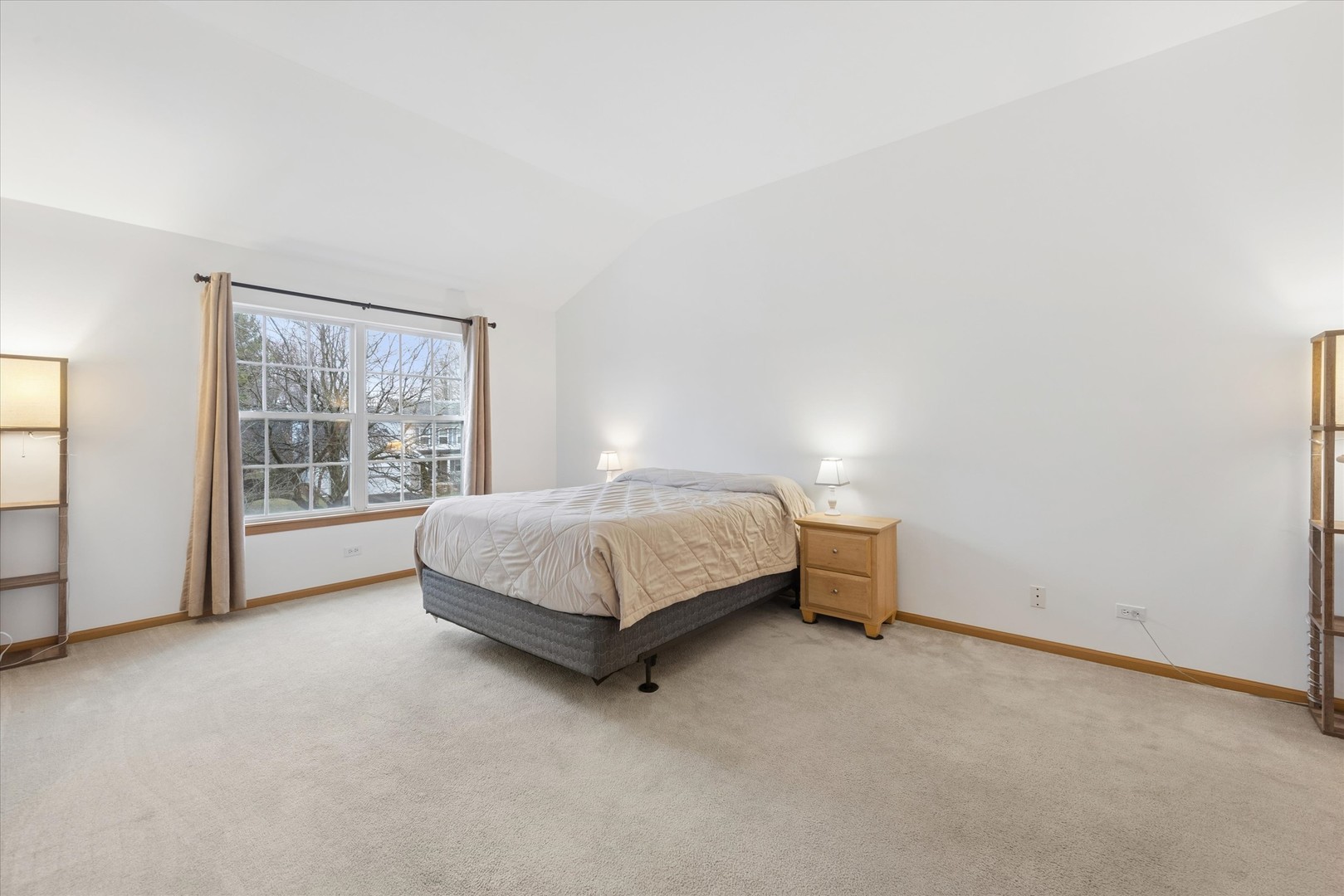 521 Waterford Drive, Oswego, IL 60543