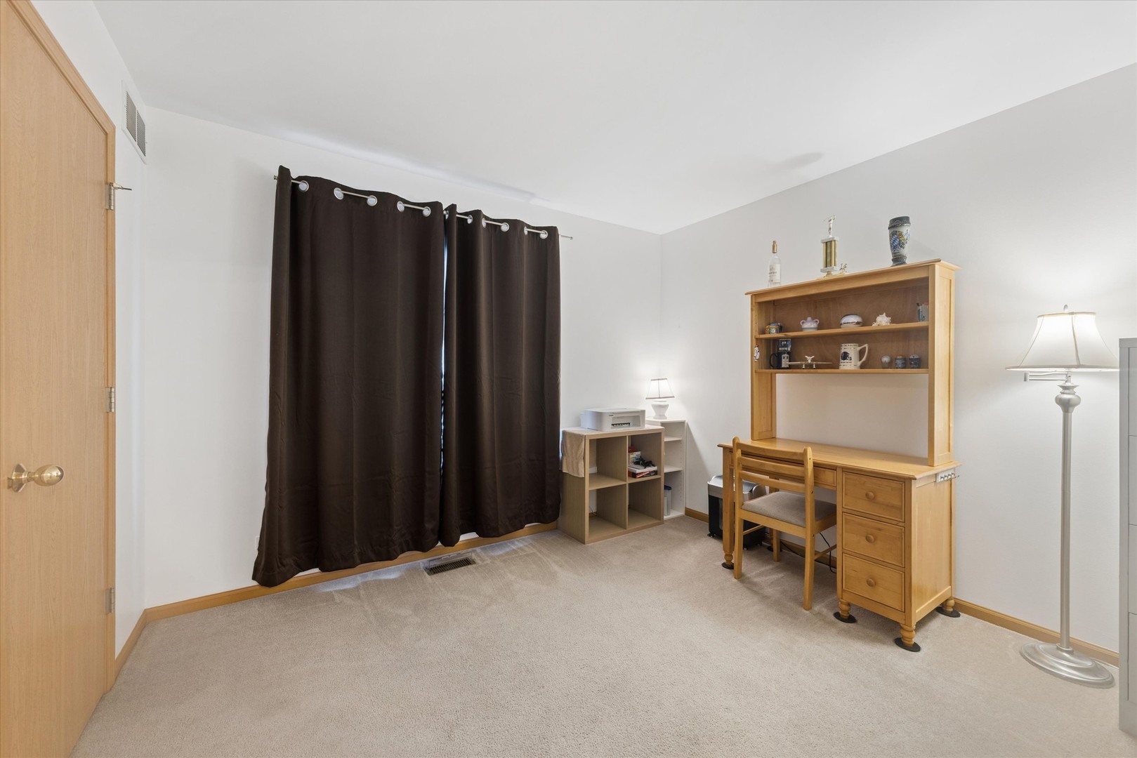 521 Waterford Drive, Oswego, IL 60543