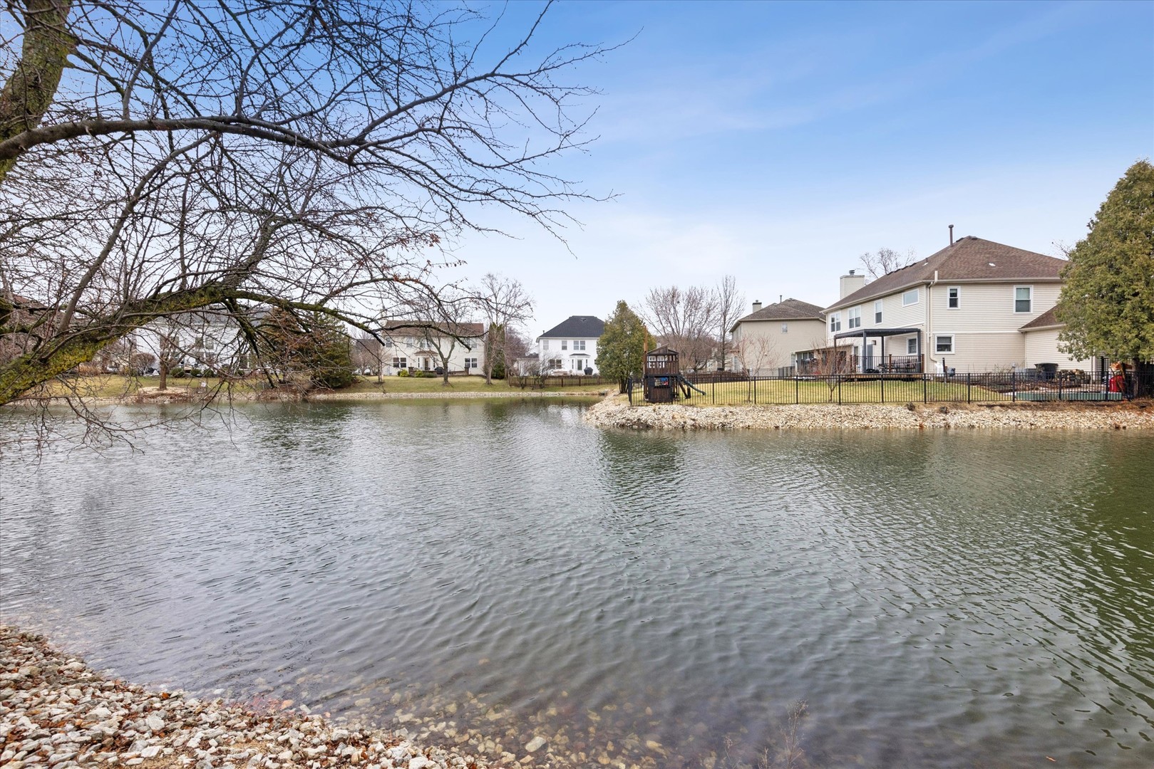 521 Waterford Drive, Oswego, IL 60543