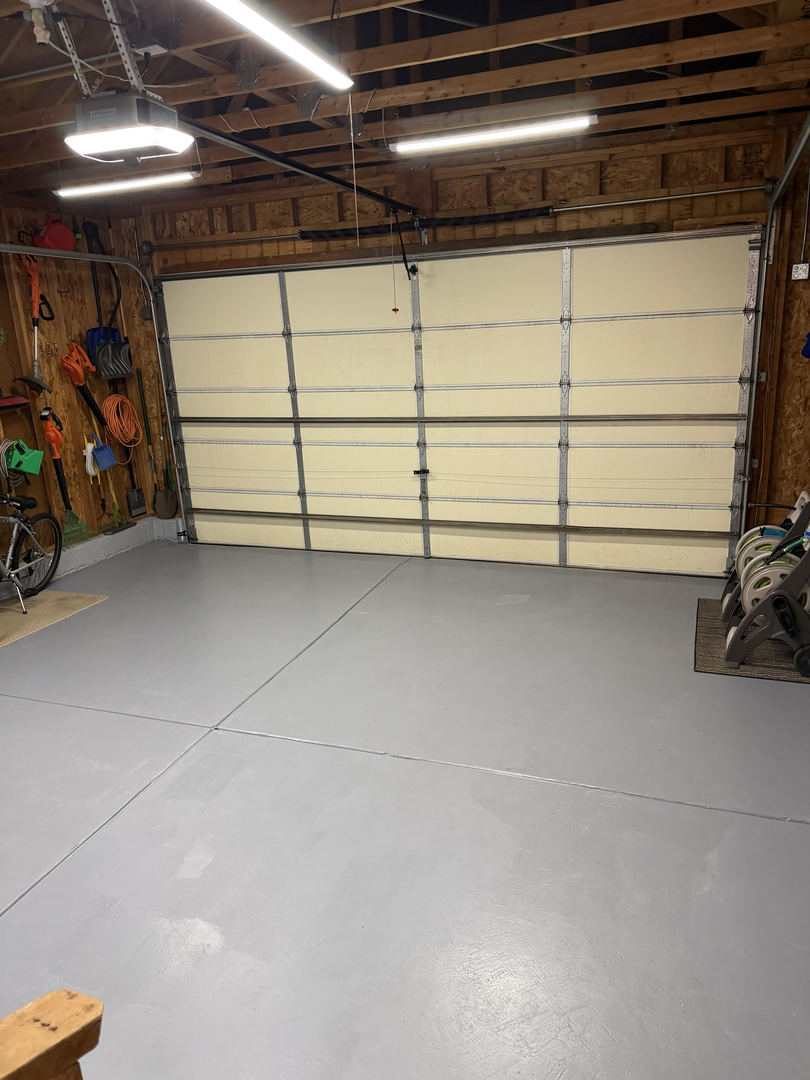 521 Waterford Drive, Oswego, IL 60543