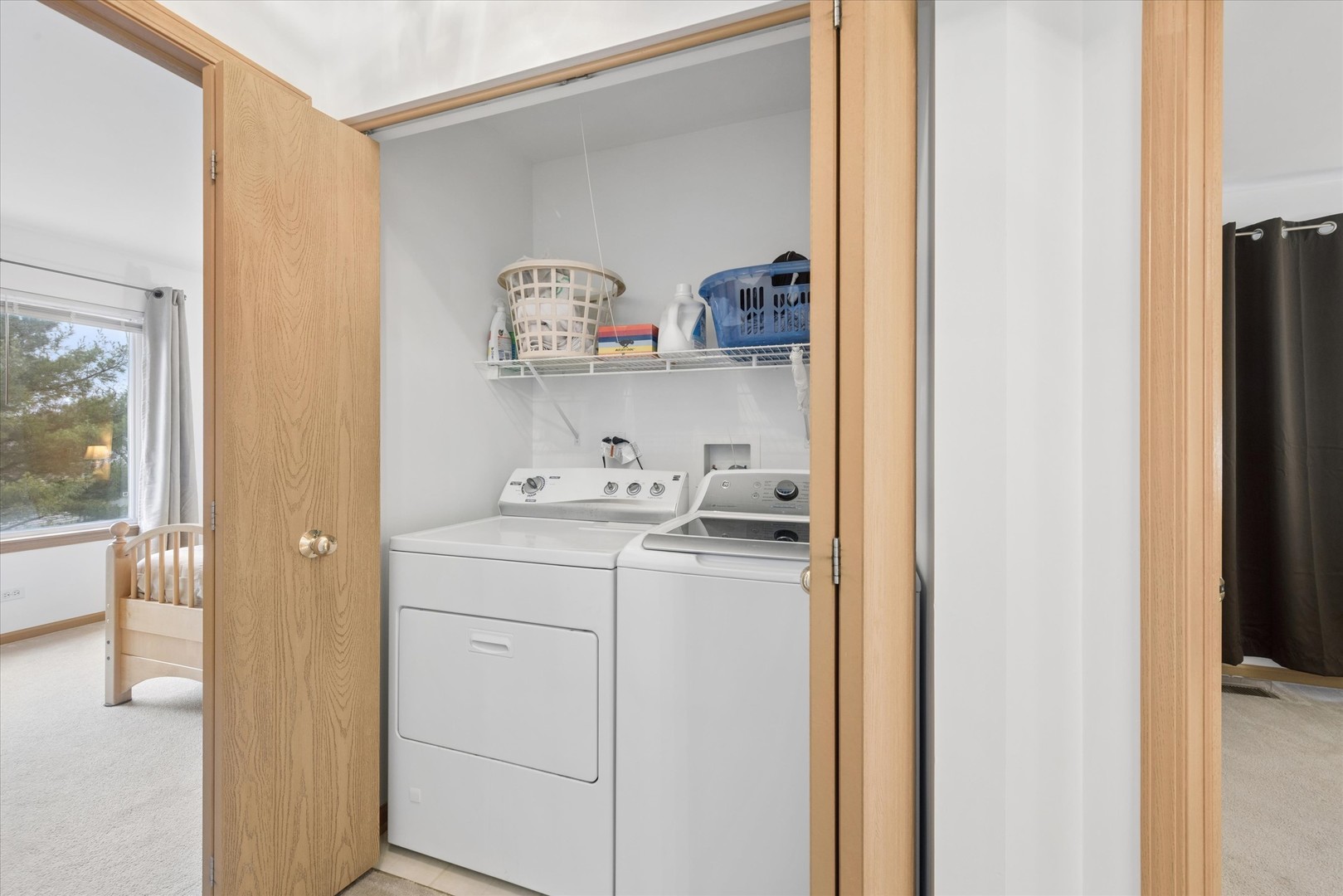 521 Waterford Drive, Oswego, IL 60543