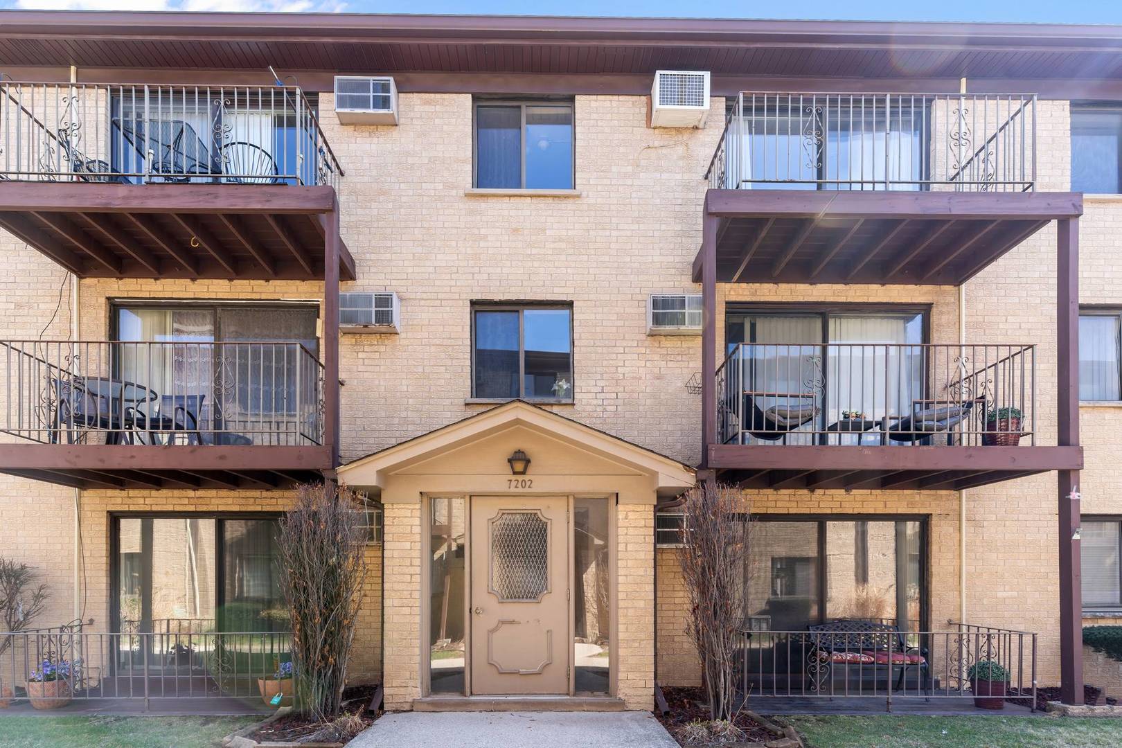 7202 W Wrightwood Avenue #3S, Elmwood Park, IL 60707