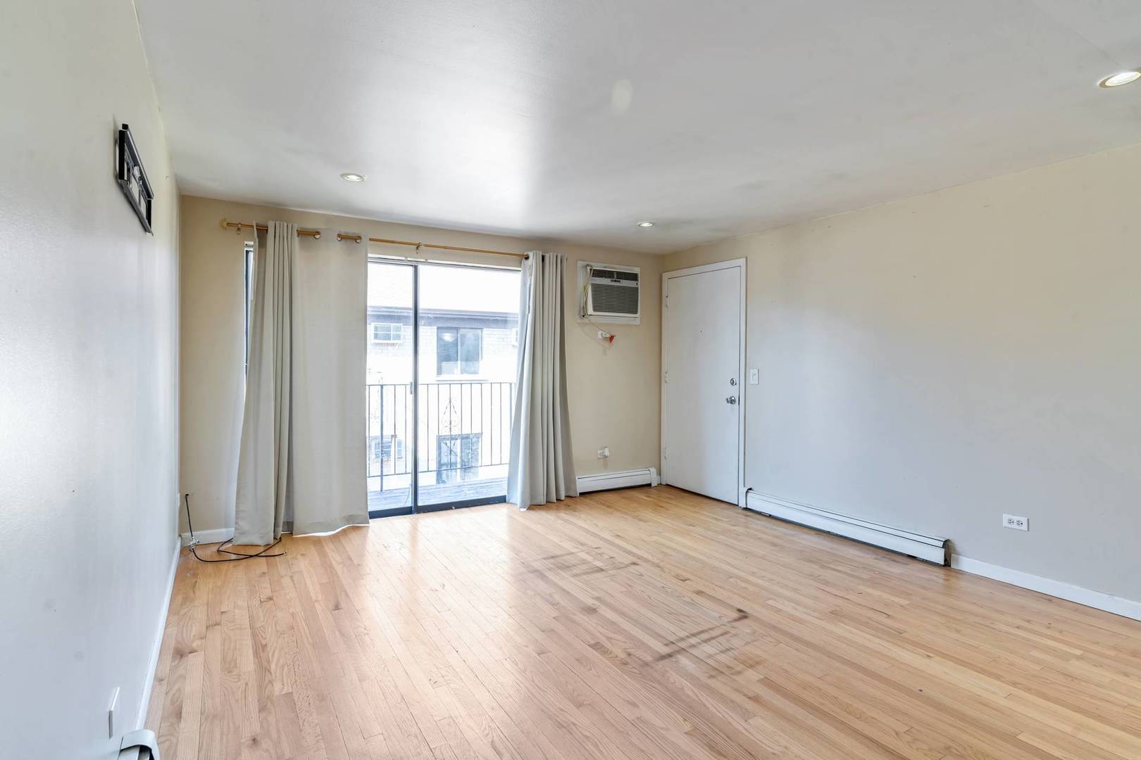 7202 W Wrightwood Avenue #3S, Elmwood Park, IL 60707