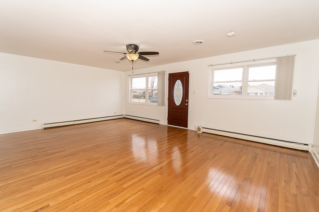 4600 Warsaw Avenue, Lyons, IL 60534