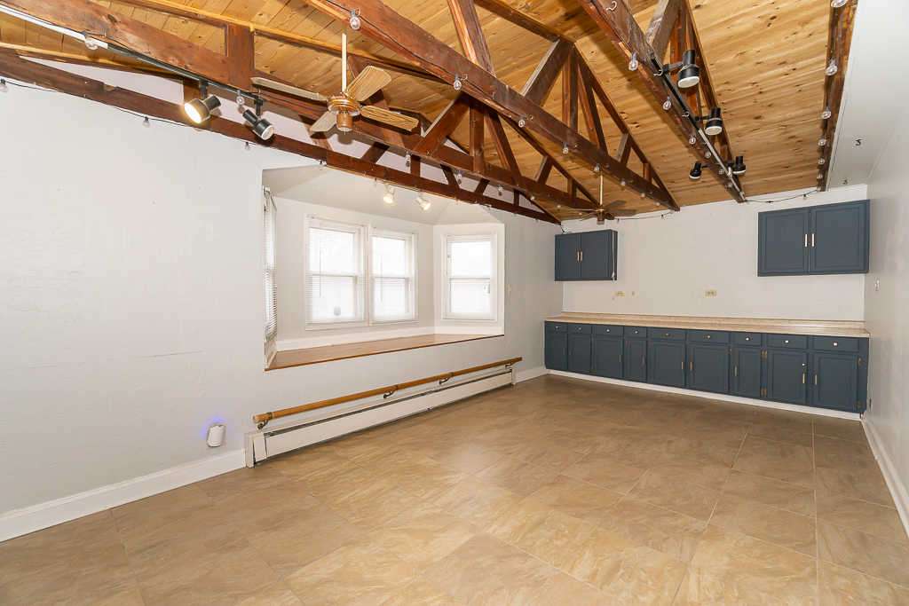 4600 Warsaw Avenue, Lyons, IL 60534