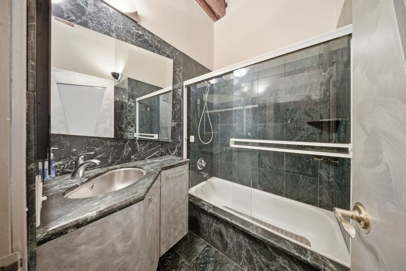 1000 W Washington Boulevard #232, Chicago, IL 60607