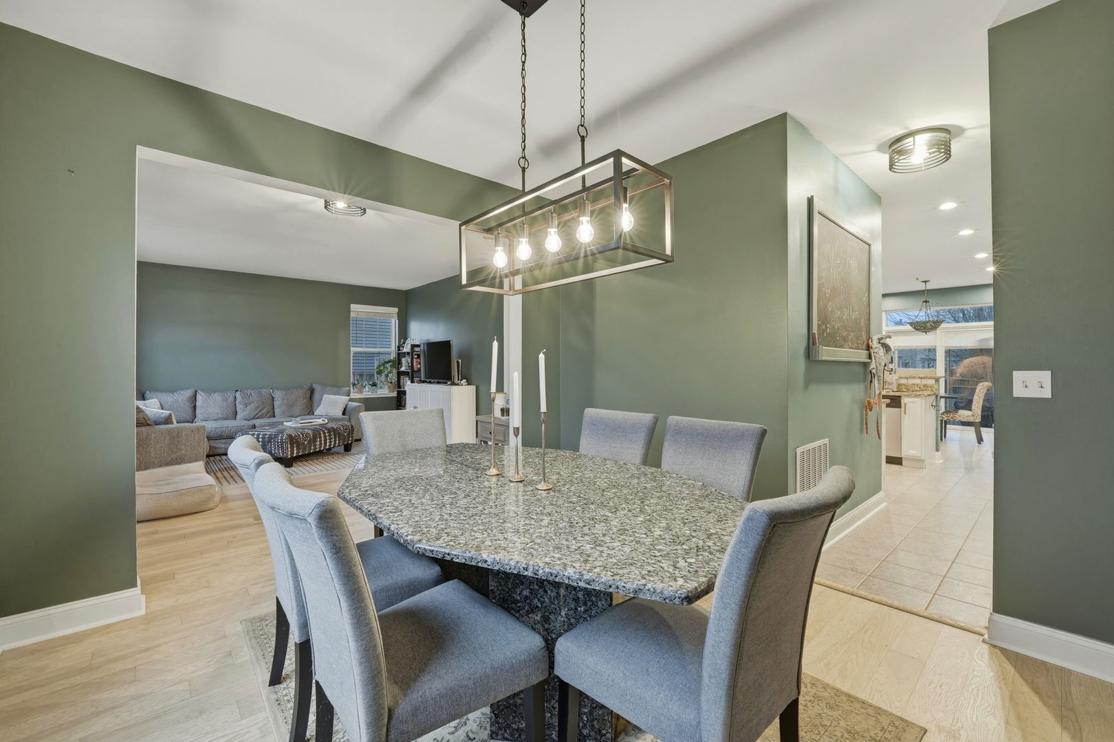 1582 Arlington Street, Bolingbrook, IL 60490