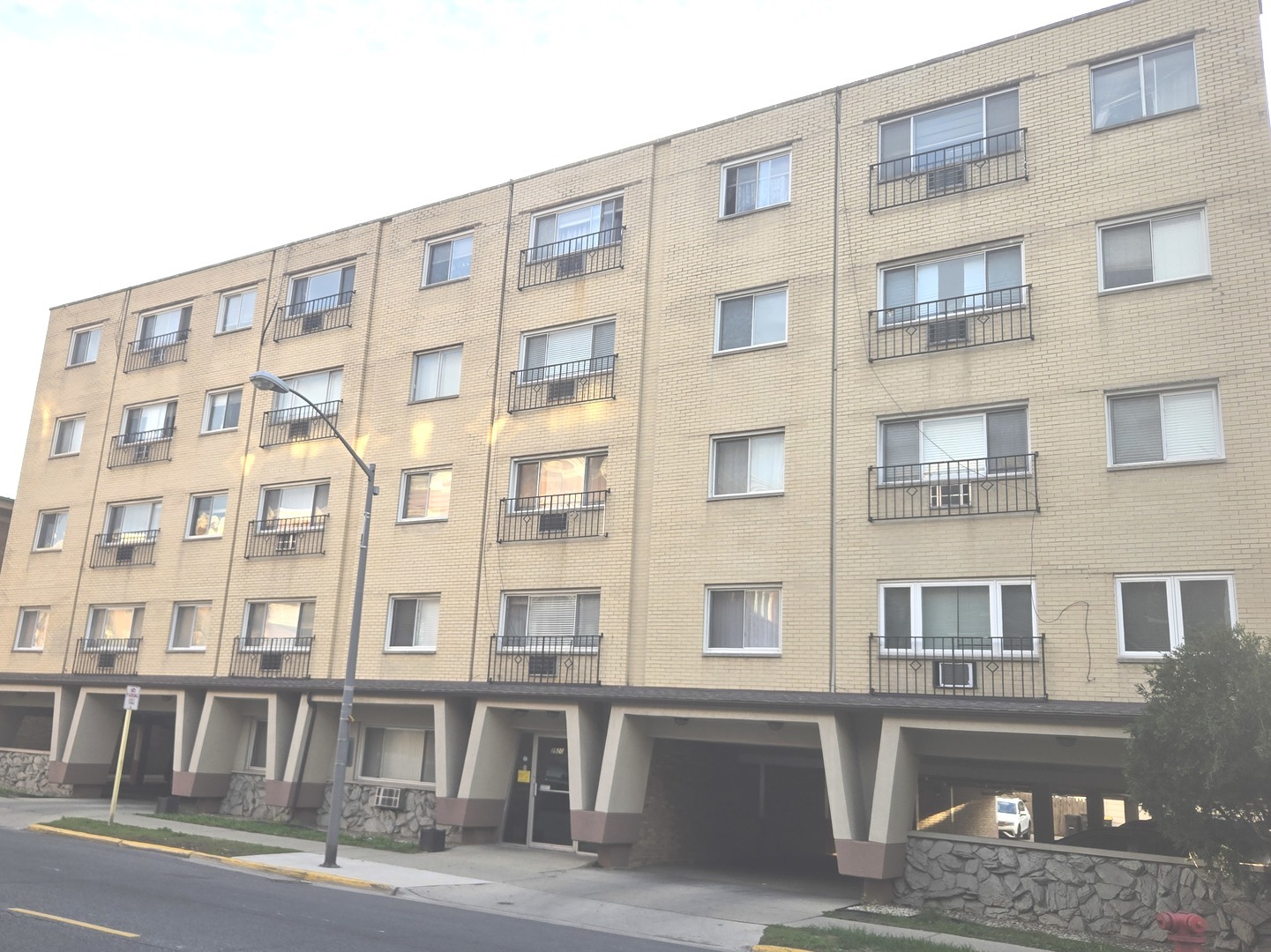 2920 N HARLEM Avenue #4B, Elmwood Park, IL 60707