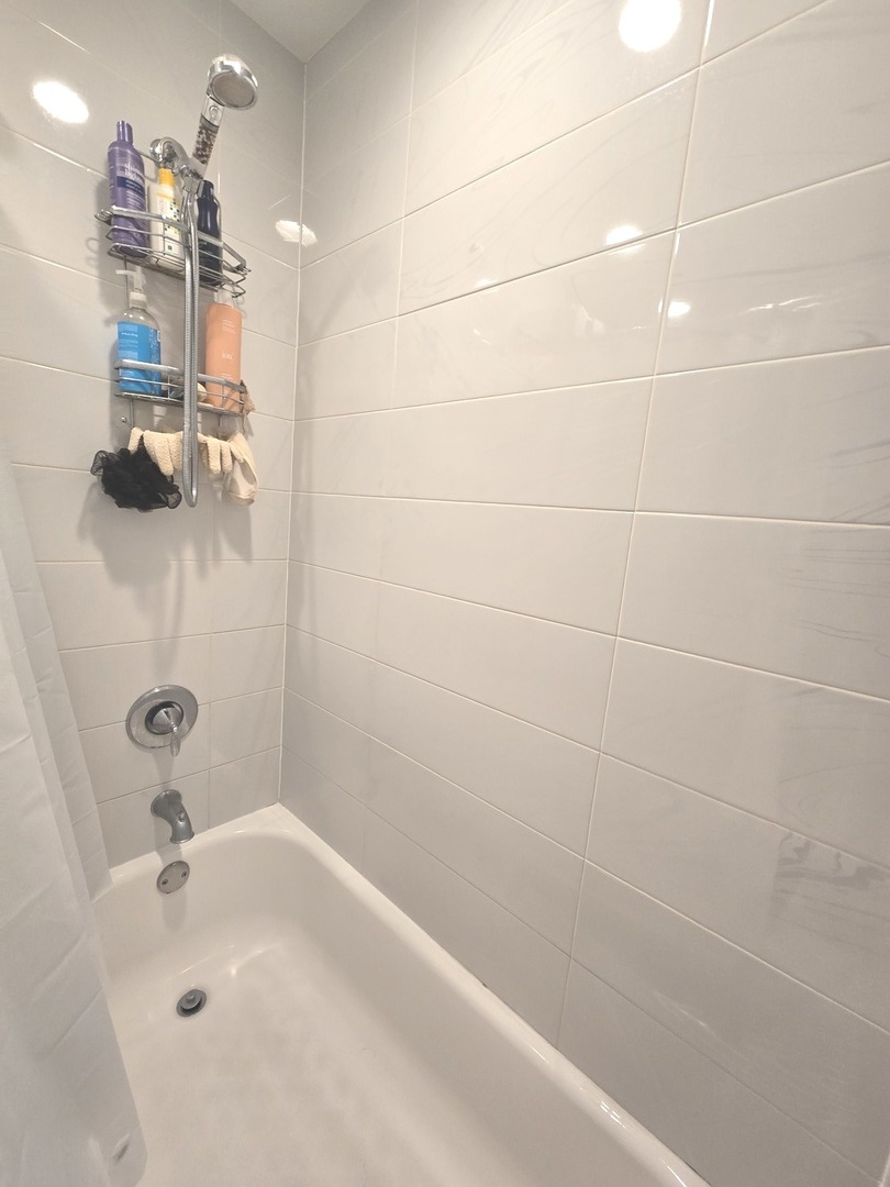 2920 N HARLEM Avenue #4B, Elmwood Park, IL 60707